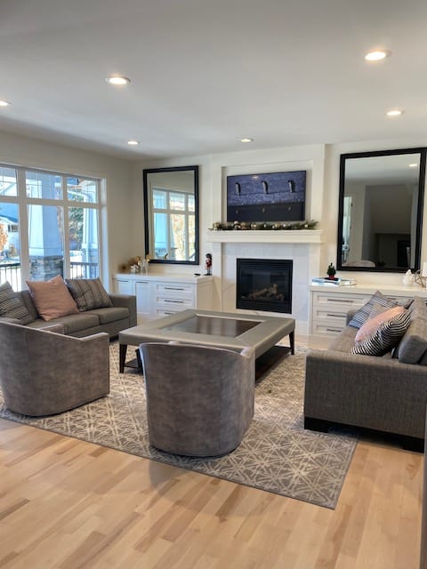 Beautiful 5-bedroom home in Altadore