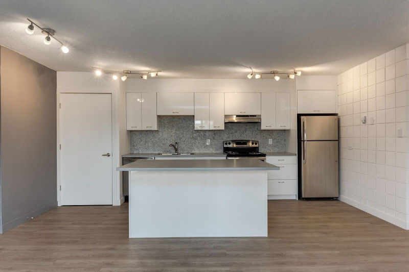 Renovated 2-Bed in Quiet Concrete Building — Crescent Heights