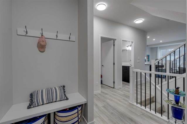 5+0 Beds House for rent (SW Calgary)