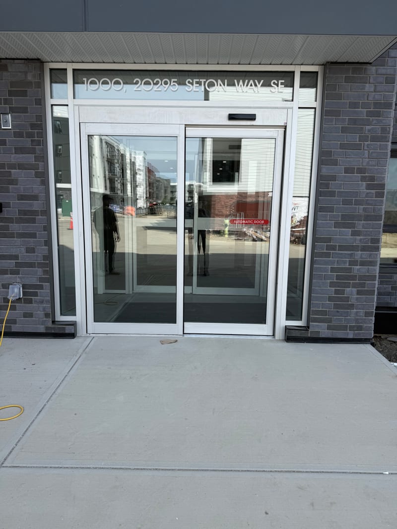 Beautiful 2 bedroom Condo for lease