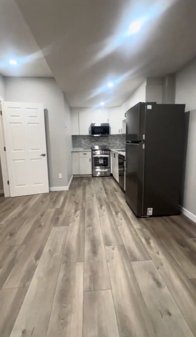 Bright 1-bedroom basement in the heart of downtown